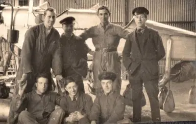 Album006_Officers_in_shed_r